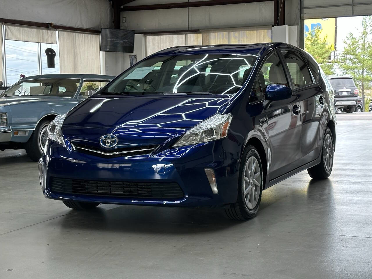 Used 2012 Toyota Prius V image 5