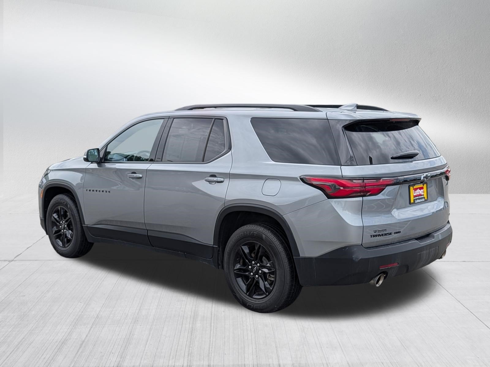 Used 2023 Chevrolet Traverse LT w/ Midnight/Sport Edition AWD/4WD image 5