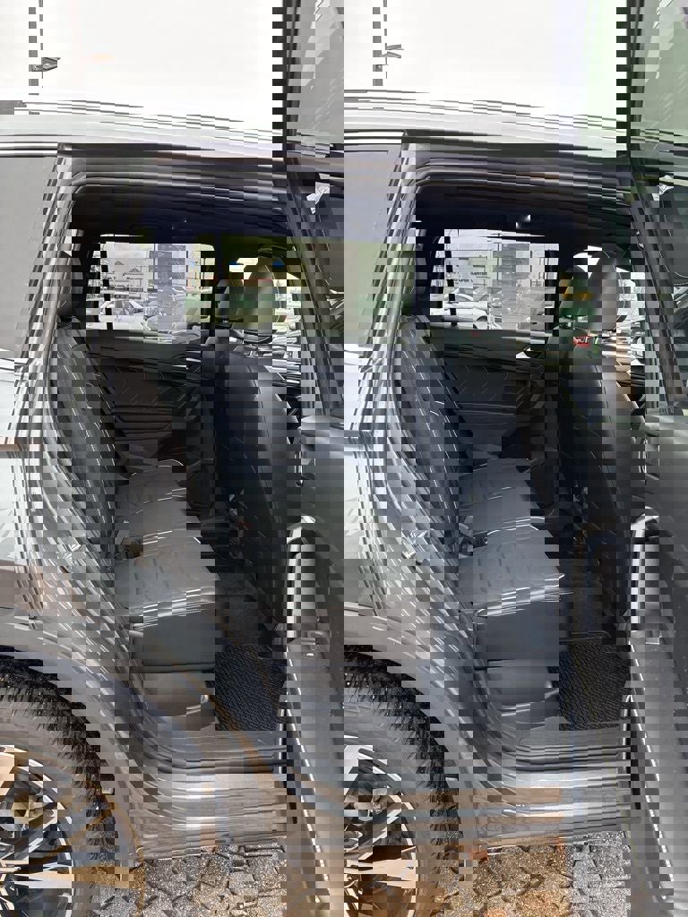 Used 2024 Volkswagen Tiguan SEL R-Line image 39