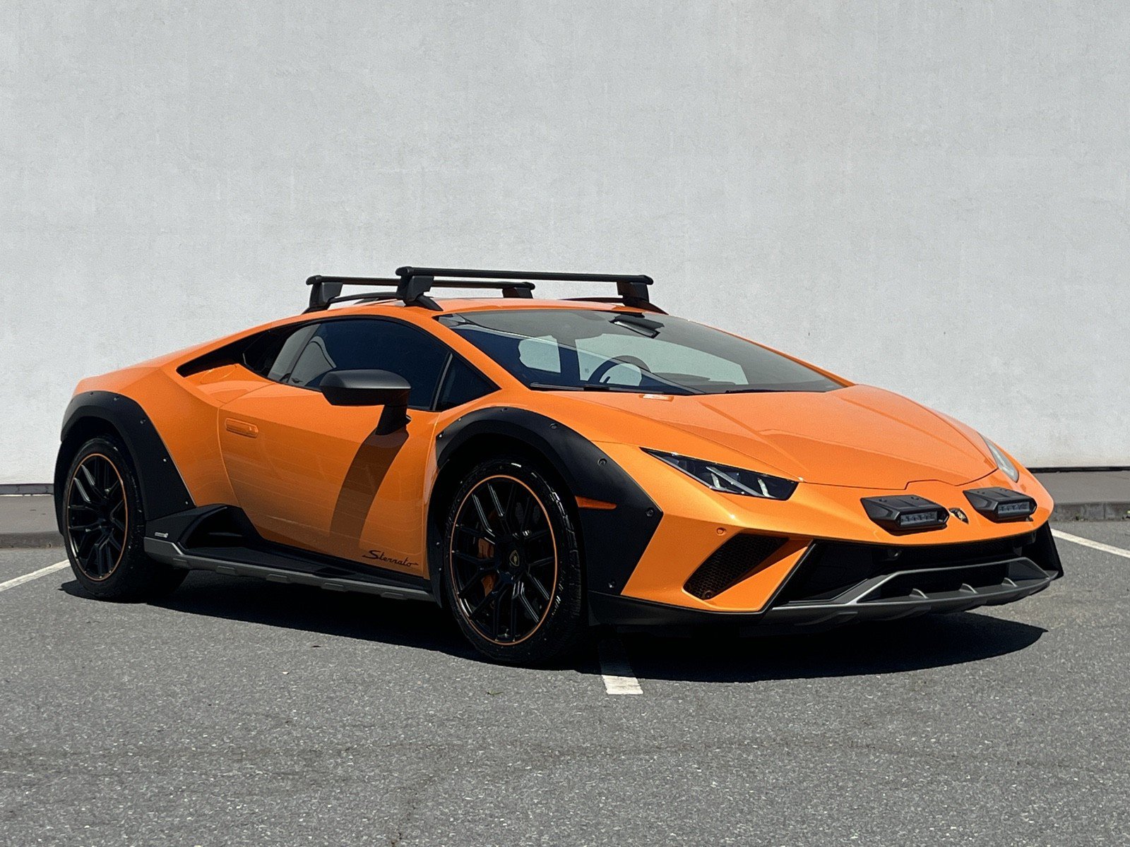 Used 2024 Lamborghini Huracan Sterrato image 2