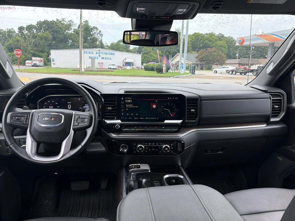 Used 2024 GMC Sierra 1500 SLT w/ SLT Premium Package AWD/4WD image 11