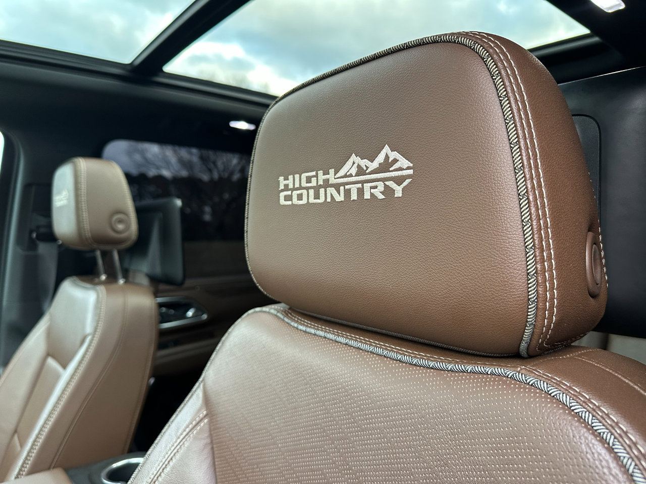 Used 2021 Chevrolet Suburban High Country image 14