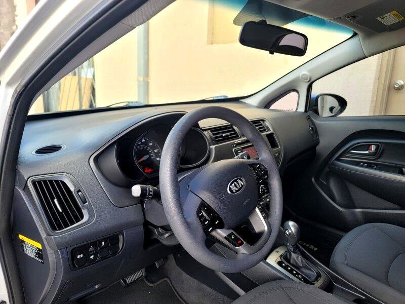 Used 2013 Kia Rio EX image 19