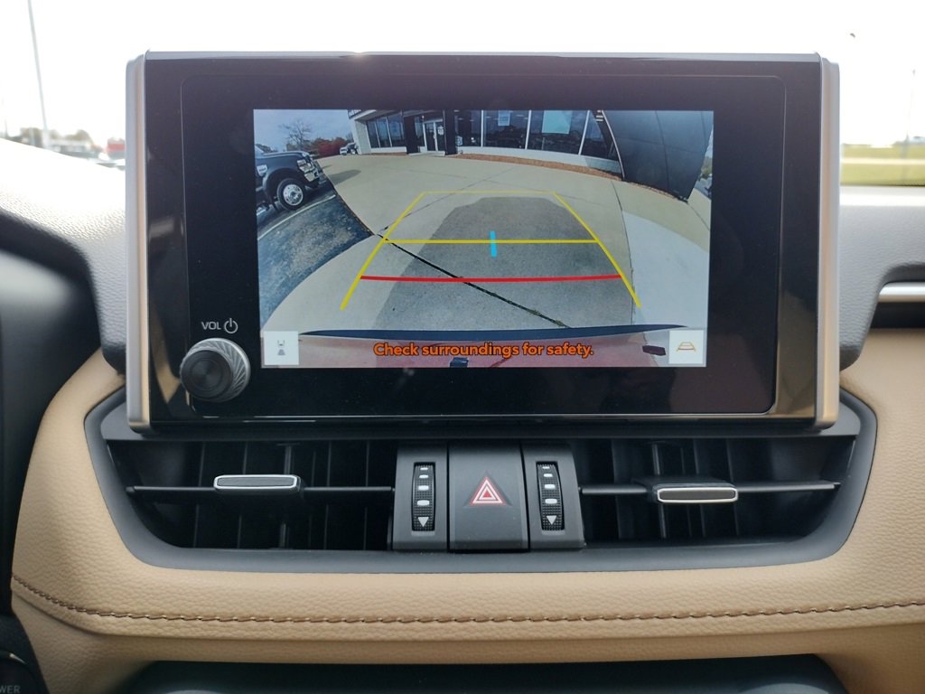 Used 2025 Toyota RAV4 XLE Premium image 4