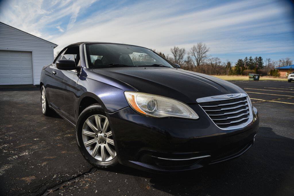 Used 2012 Chrysler 200 Touring FWD image 22