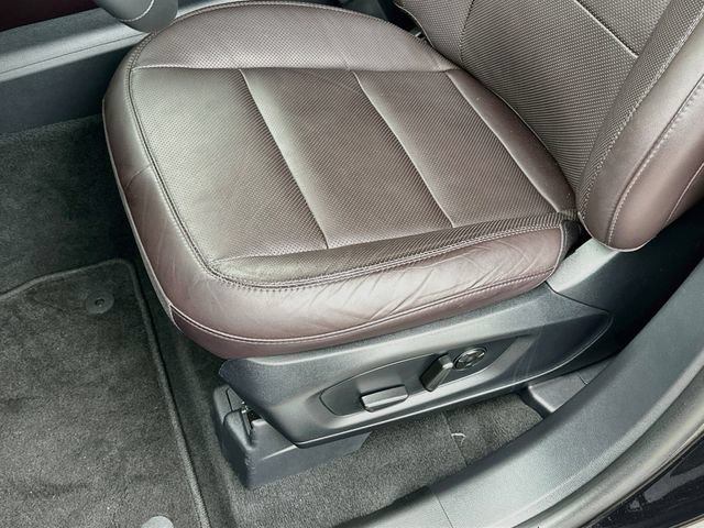 Used 2026 Ford Explorer Platinum w/ LUX Leather Package AWD/4WD image 21