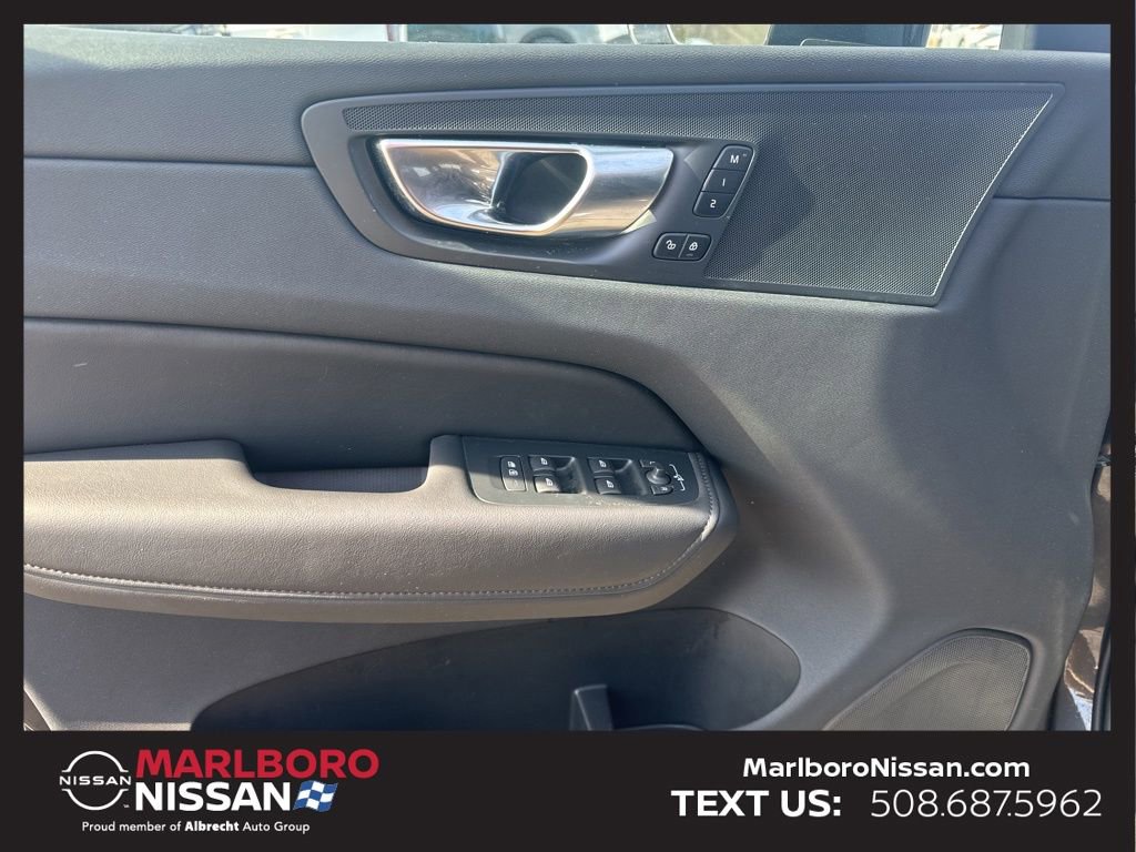 Used 2025 Volvo XC60 B5 Plus w/ Climate Package image 21