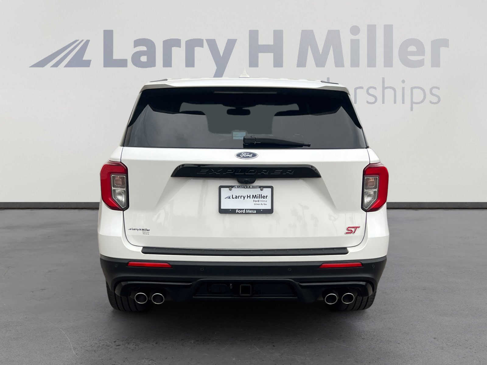 Used 2022 Ford Explorer ST w/ Equipment Group 401A image 4