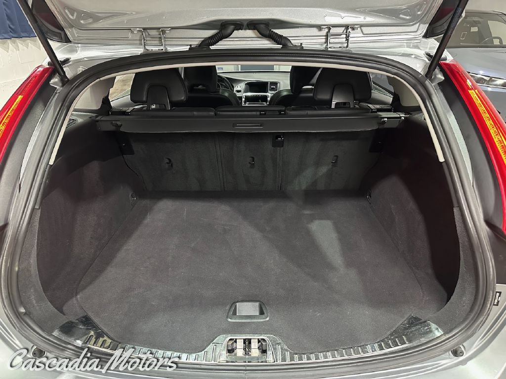 Used 2018 Volvo V60 T5 Dynamic w/ Vision Package AWD/4WD image 11