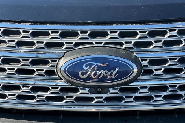 Used 2021 Ford Explorer Limited w/ Equipment Group 301A image 38