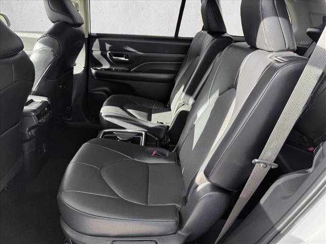 Certified 2025 Toyota Grand Highlander AWD image 17