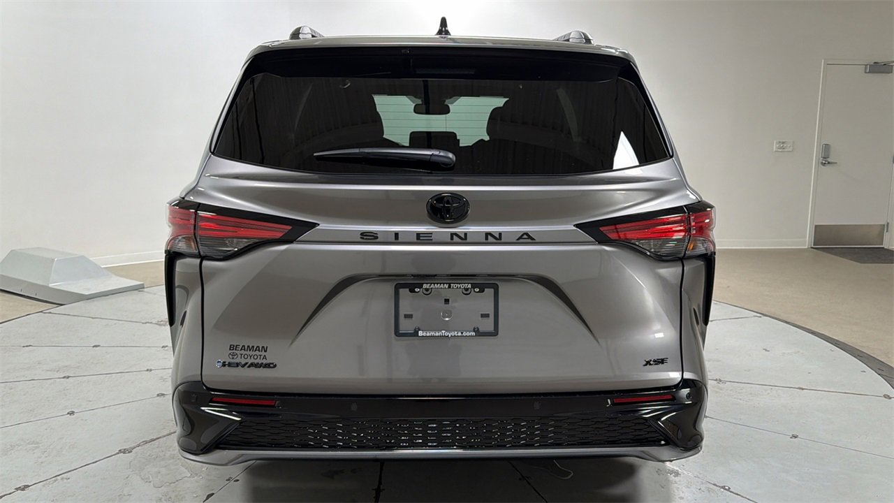 New 2026 Toyota Sienna XSE image 4