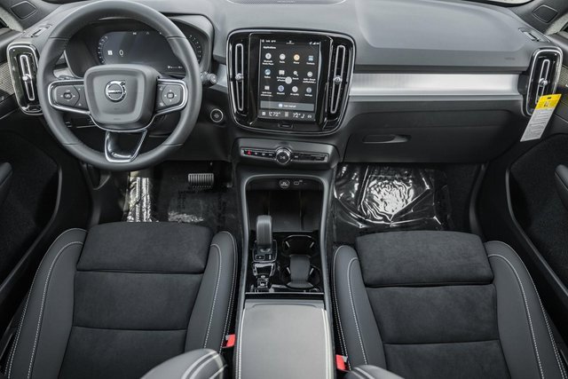 New 2026 Volvo XC40 B5 Ultra w/ Protection Package Premier image 20