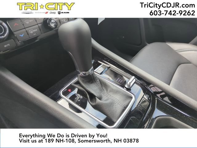 New 2025 Jeep Compass Limited w/ Sun & Sound Group image 23