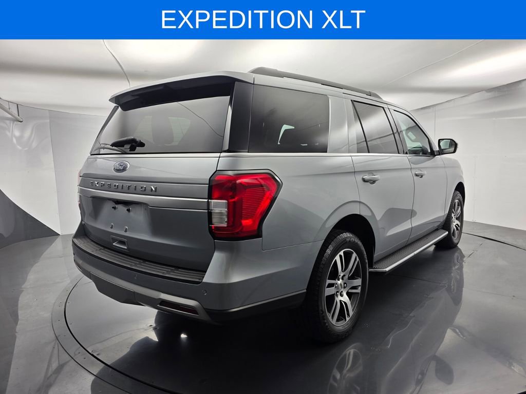 Used 2022 Ford Expedition XLT image 4