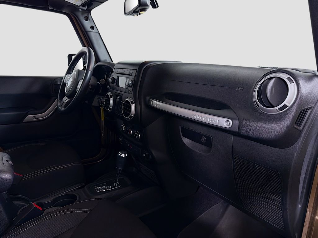 Used 2015 Jeep Wrangler Sahara w/ Trailer Tow Group image 26