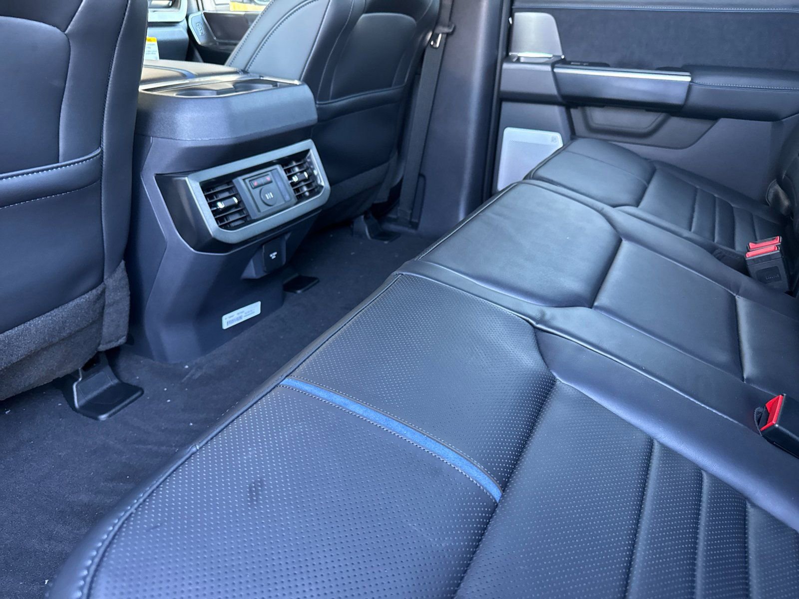 New 2026 Ford F250 Platinum w/ FX4 Off-Road Package image 12