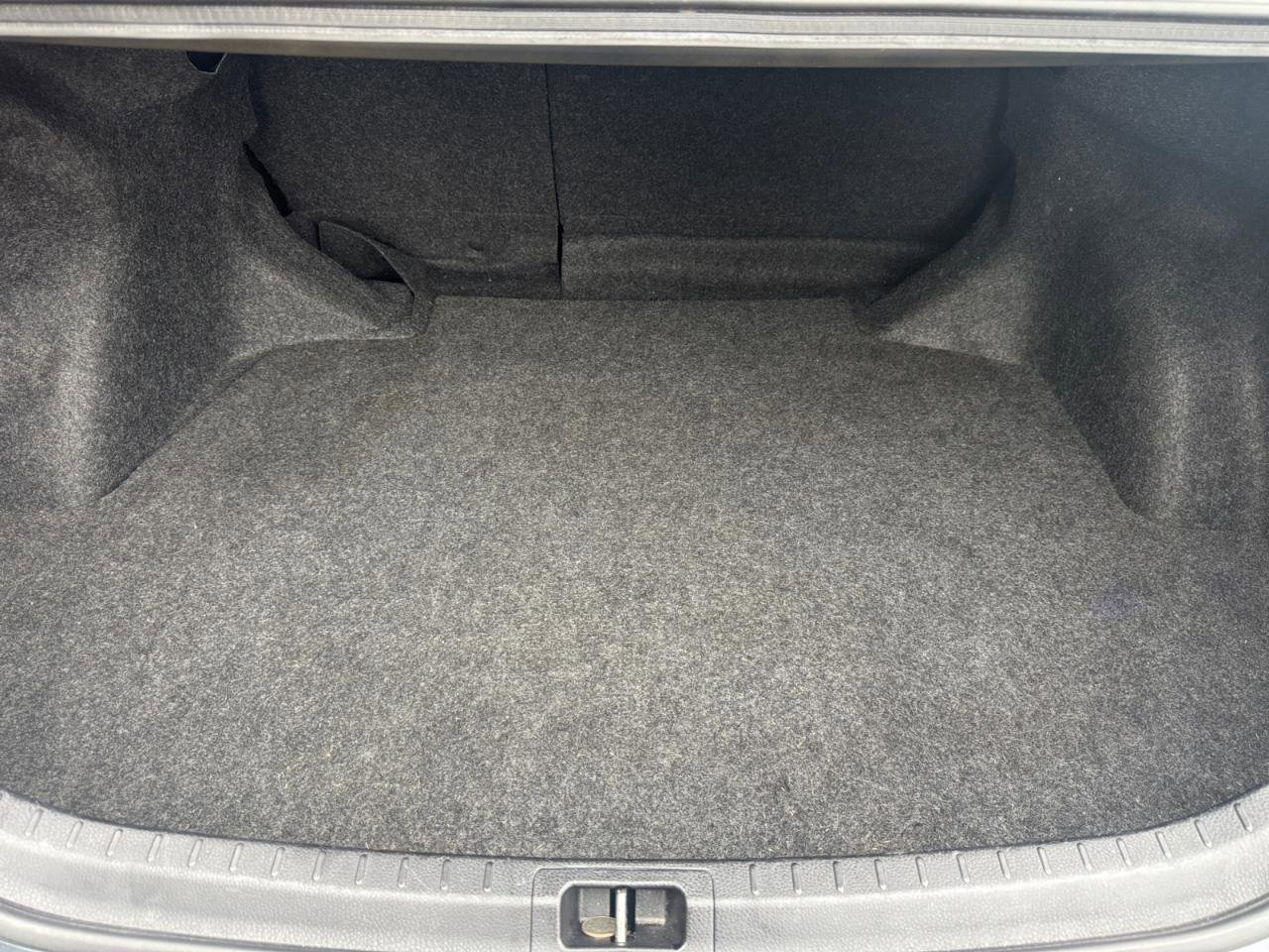 Used 2018 Toyota Corolla L image 24