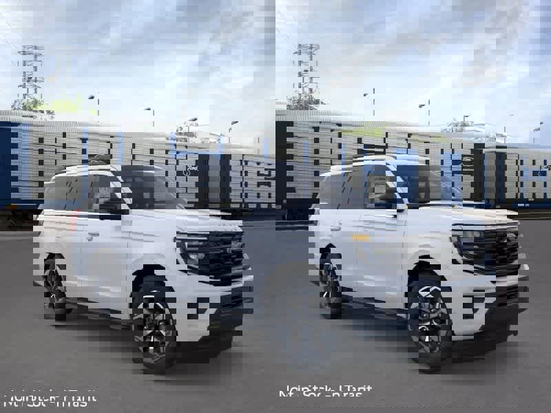 New 2026 Ford Expedition Active image 7