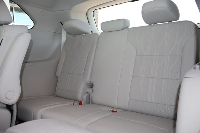 New 2026 Buick Enclave Avenir w/ Super Cruise Package AWD/4WD image 15