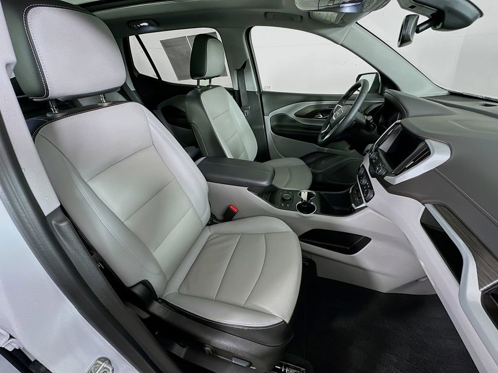 Used 2023 GMC Terrain SLT image 34