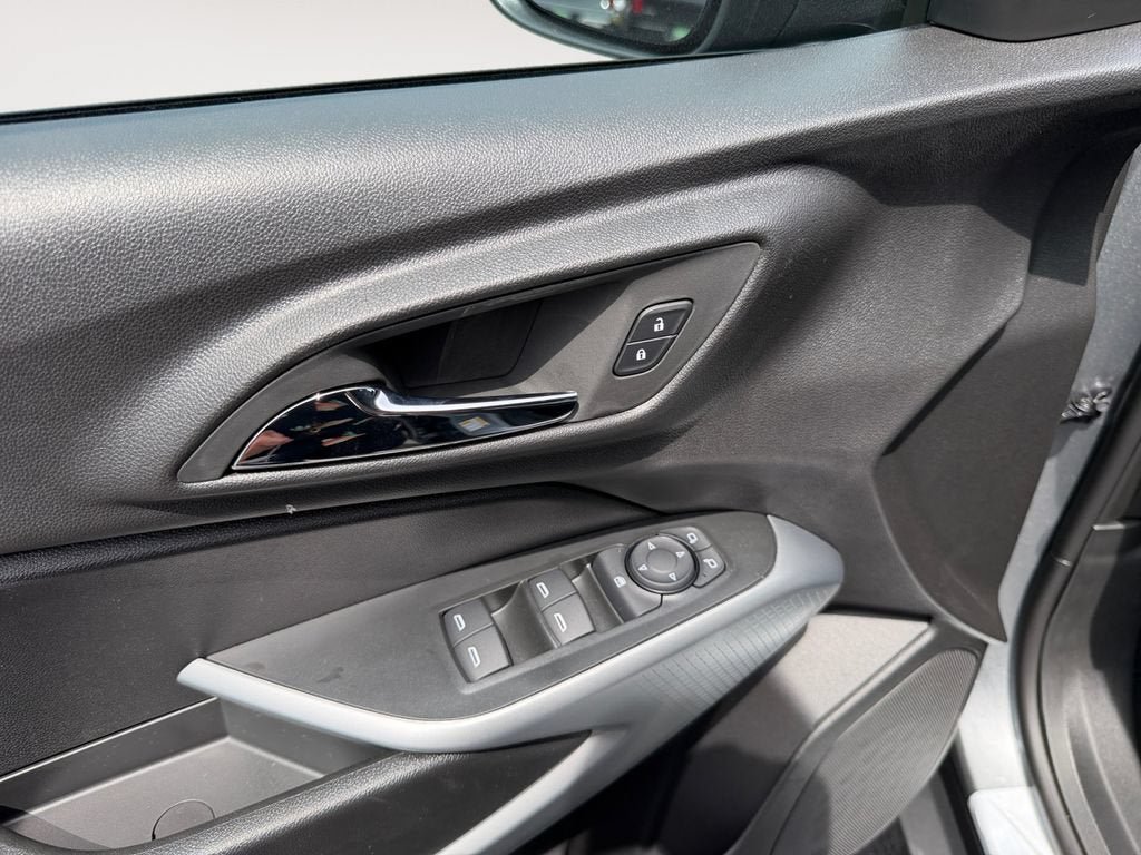 New 2026 Chevrolet Trax LS w/ Driver Confidence Package FWD image 21