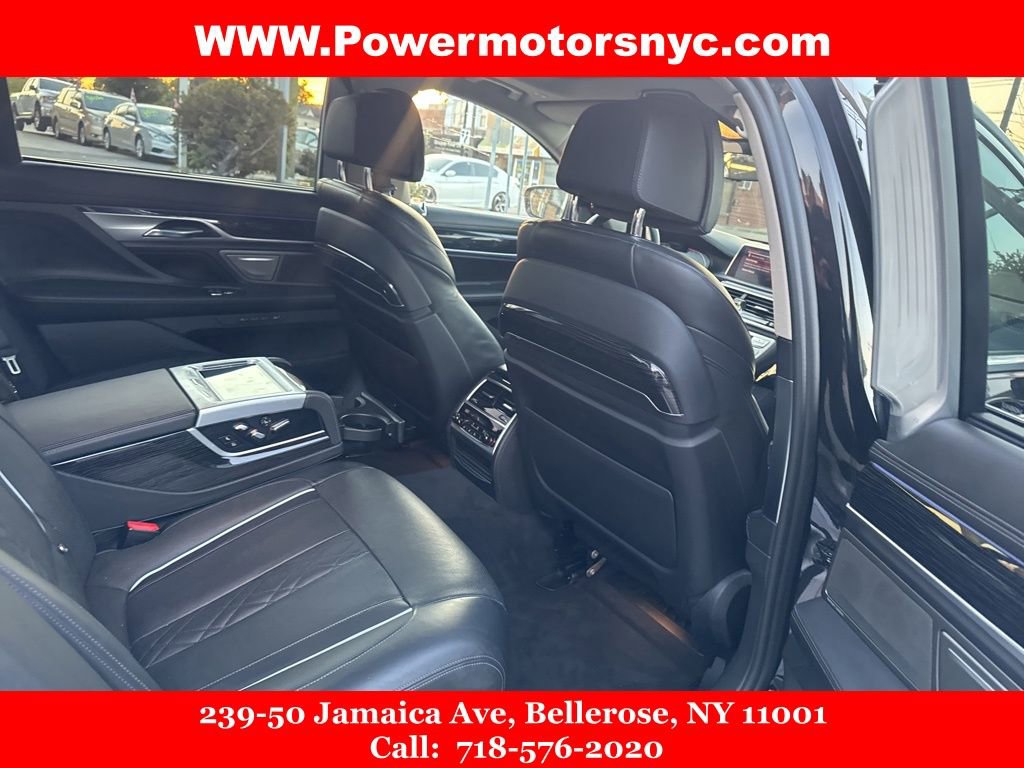Used 2020 BMW 750i xDrive w/ Executive Package image 19