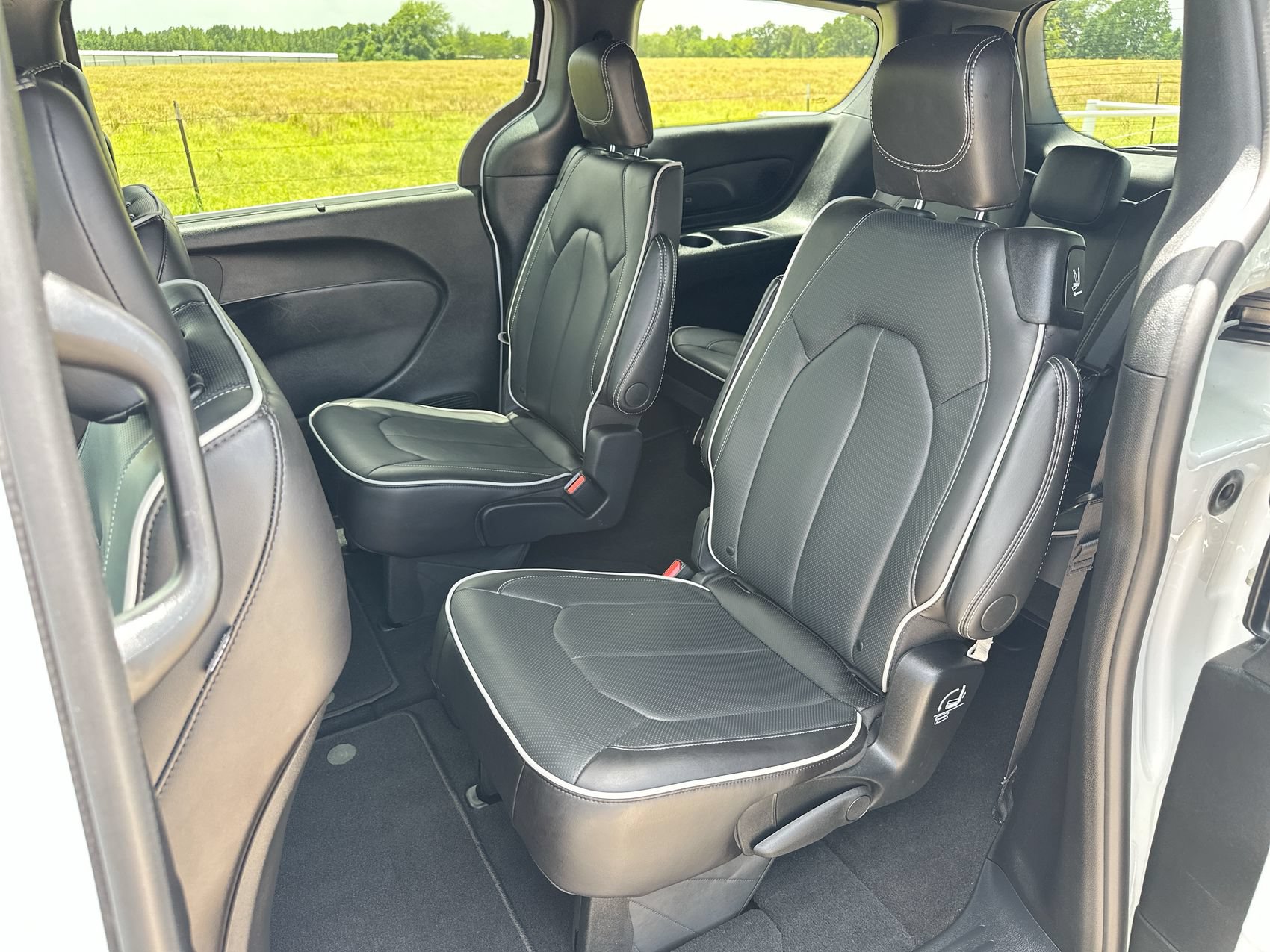 Used 2026 Chrysler Pacifica Limited AWD/4WD image 21