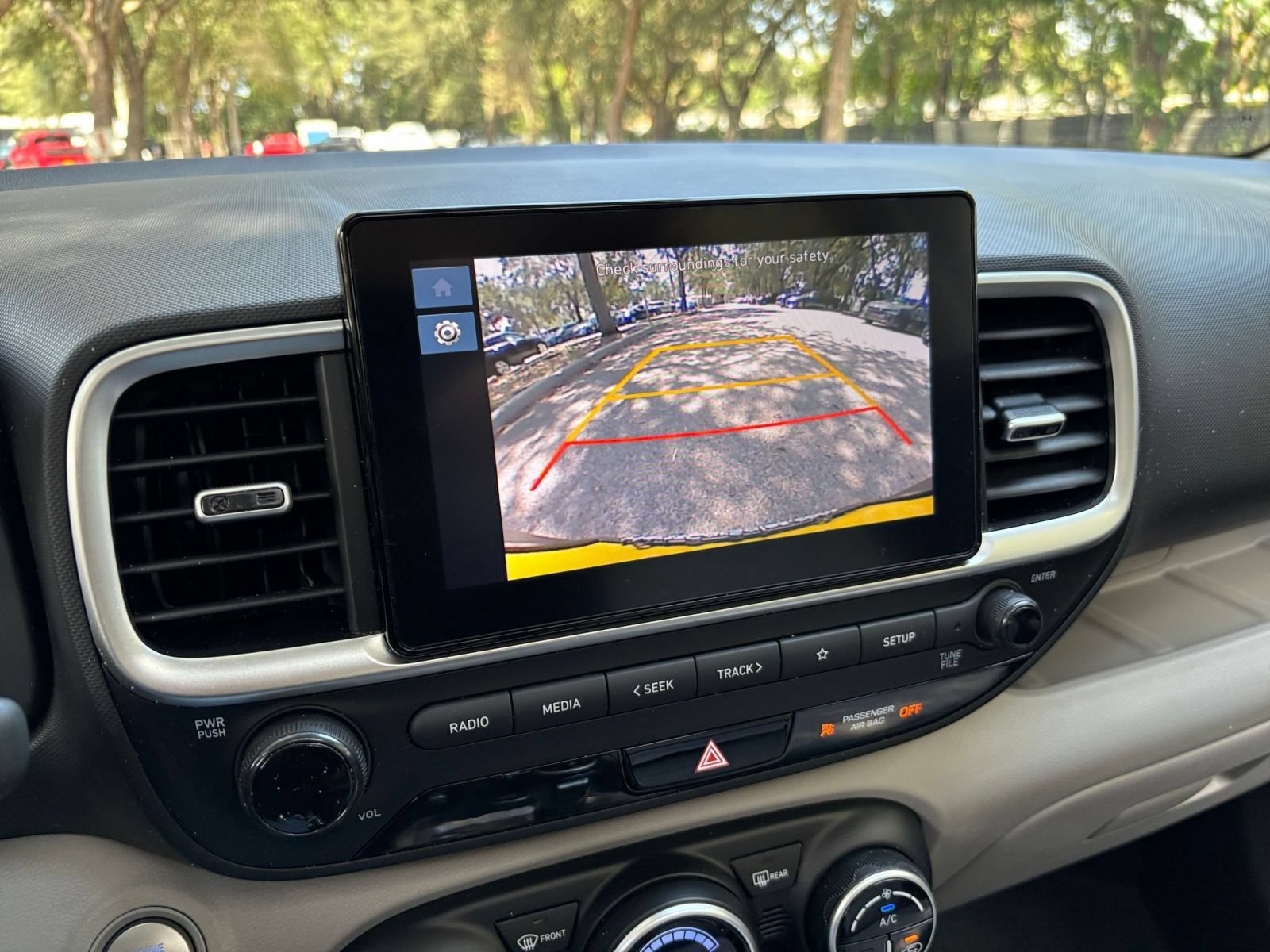 Used 2025 Hyundai Venue SEL FWD image 23