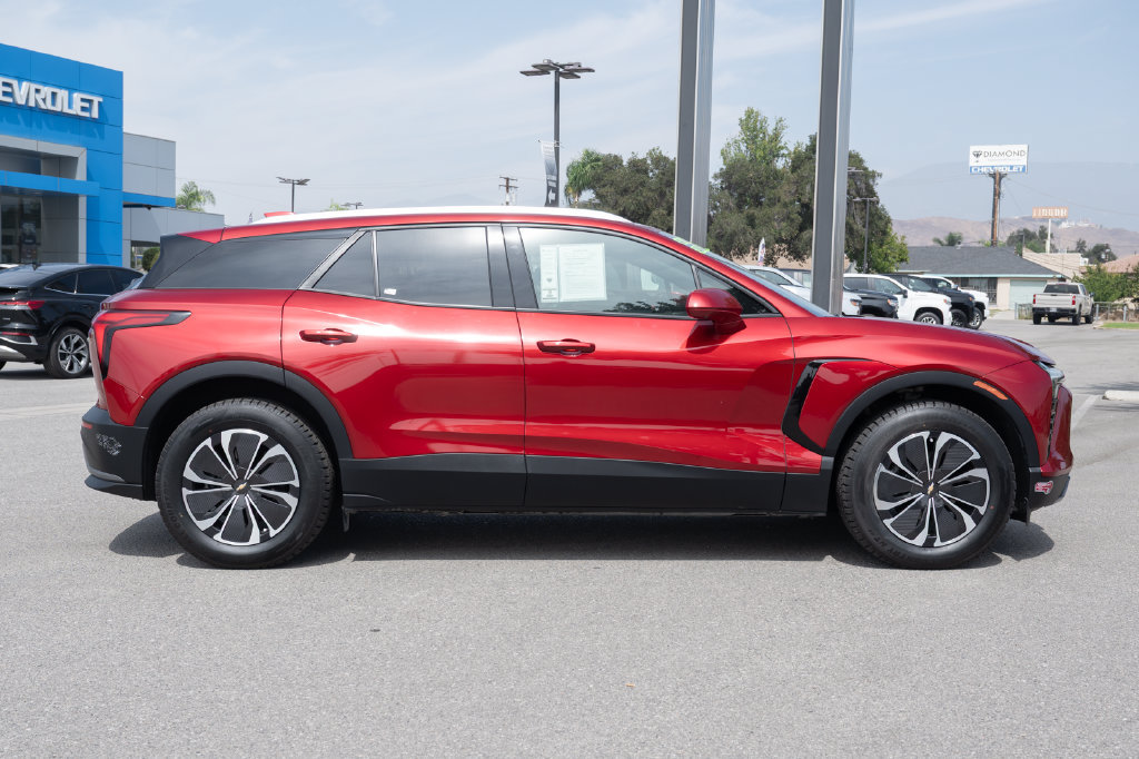 Used 2024 Chevrolet Blazer EV LT AWD/4WD image 3