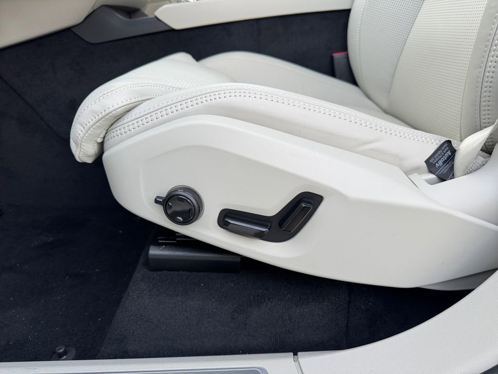 New 2026 Volvo XC90 T8 Ultra w/ Protection Package Premier image 29