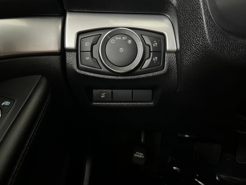 Used 2017 Ford Explorer XLT w/ Equipment Group 202A AWD/4WD image 56