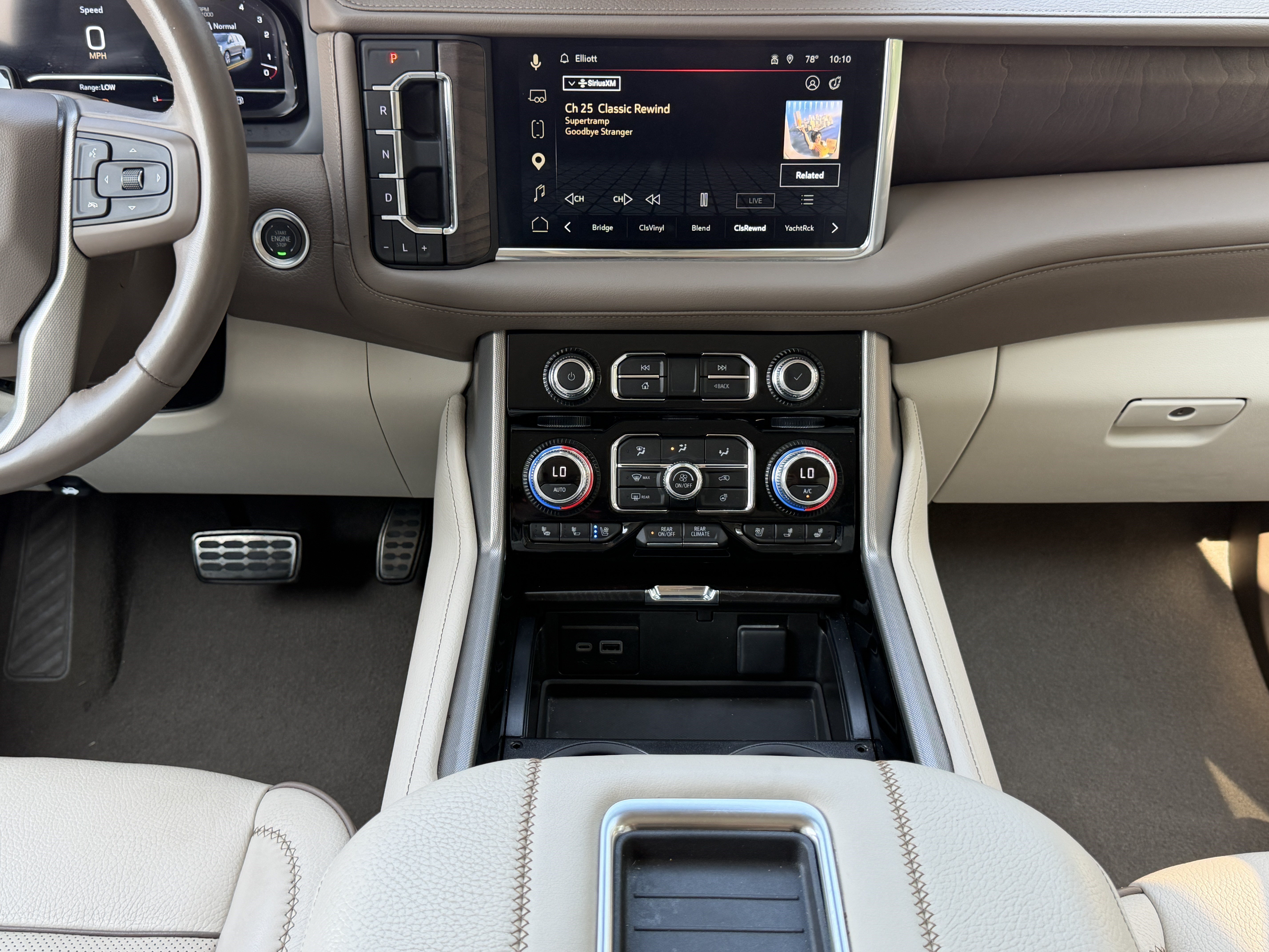Used 2024 GMC Yukon Denali w/ Denali Reserve Package RWD image 17