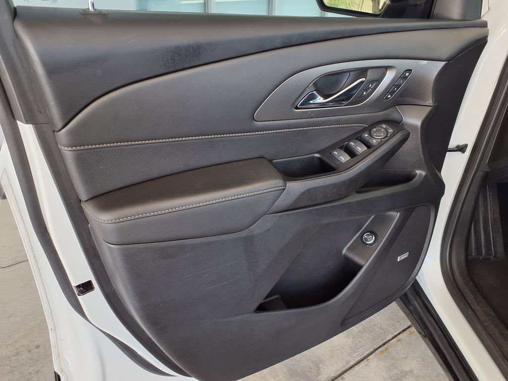 Used 2023 Chevrolet Traverse Premier w/ Redline Edition AWD/4WD image 19