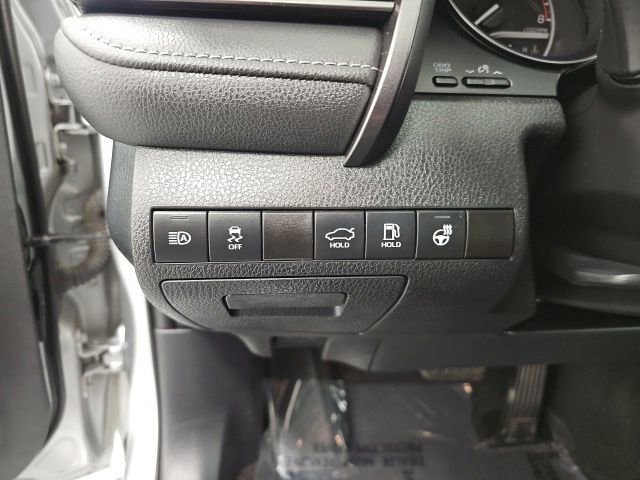 Used 2021 Toyota Camry SE w/ Cold Weather Package AWD/4WD image 17