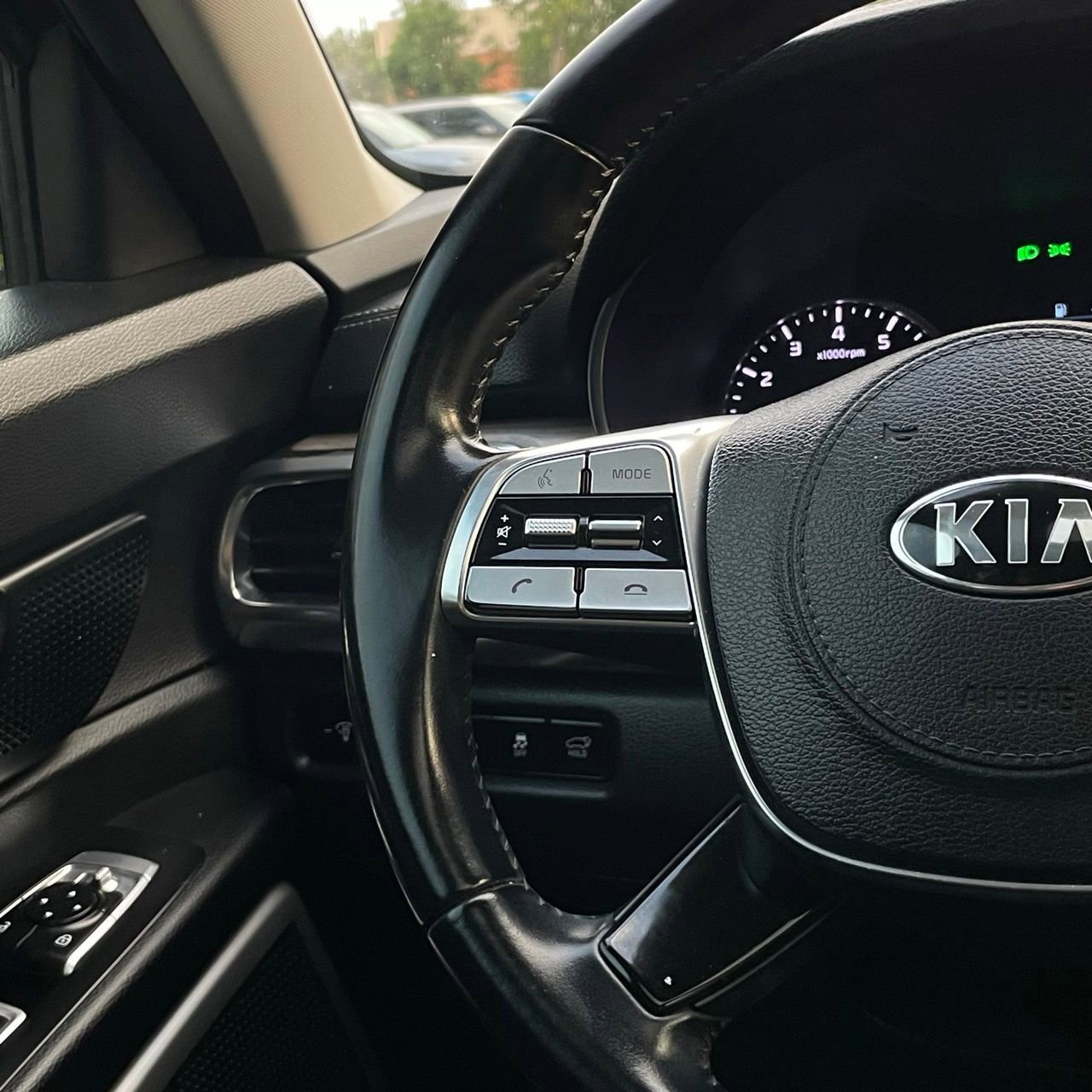 Used 2020 Kia Telluride EX w/ EX Premium Package FWD image 14