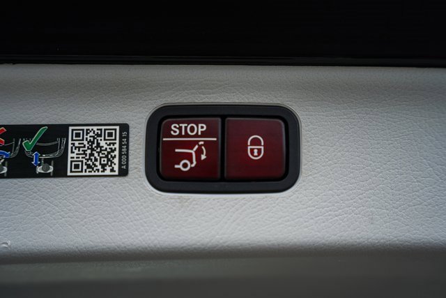 Used 2023 Mercedes-Benz EQS 580 4MATIC SUV image 11