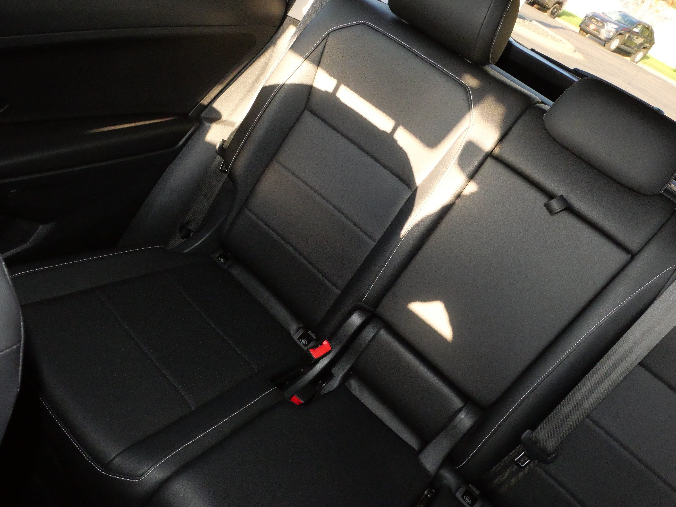 Used 2021 Volkswagen Tiguan SEL w/ 2-Row Tiguan MDO Package AWD/4WD image 12