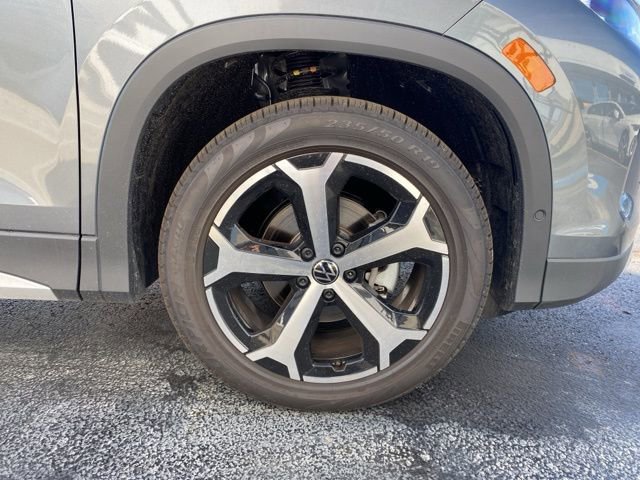 New 2025 Volkswagen Tiguan SE image 19