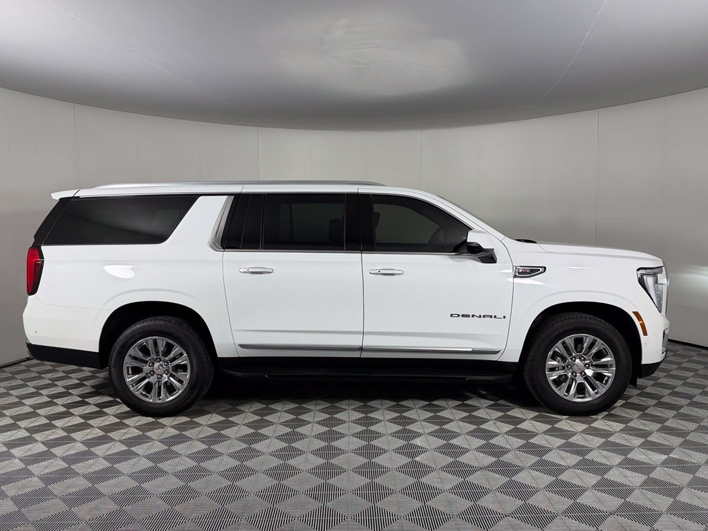 Used 2025 GMC Yukon XL Denali AWD/4WD image 5