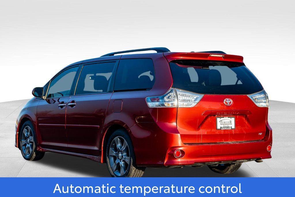 Used 2016 Toyota Sienna SE Premium image 5