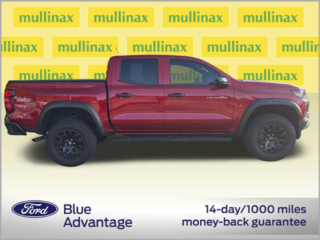 Used 2024 Chevrolet Colorado Trail Boss w/ Technology Package AWD/4WD image 2