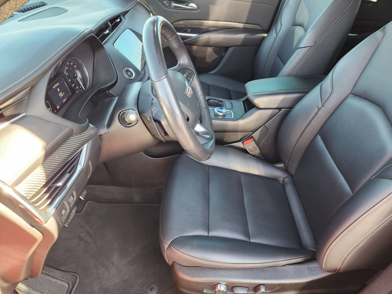 Used 2023 Cadillac XT4 Sport w/ Cold Weather Package image 16