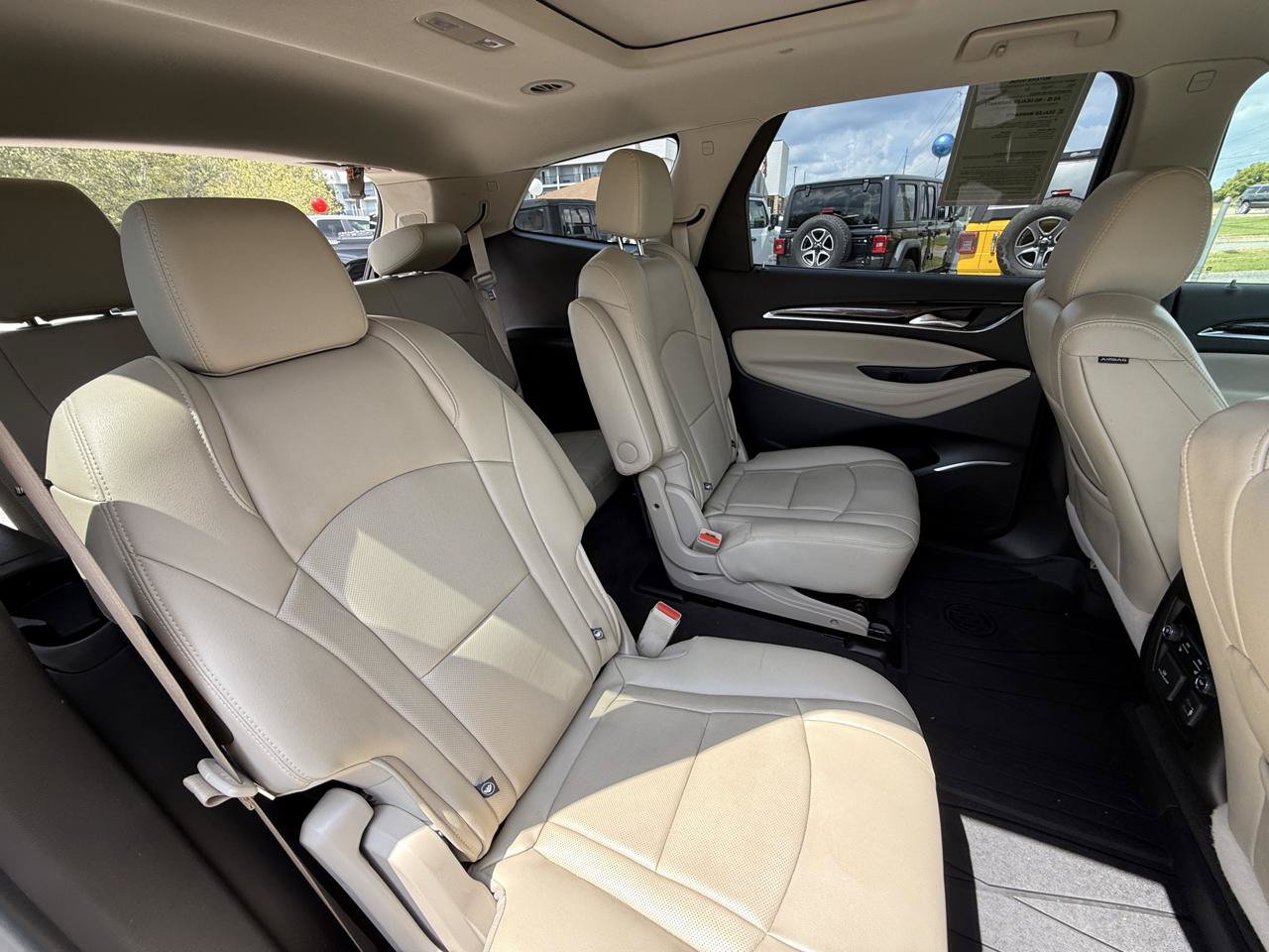Used 2019 Buick Enclave Premium w/ Experience Buick Package FWD image 36
