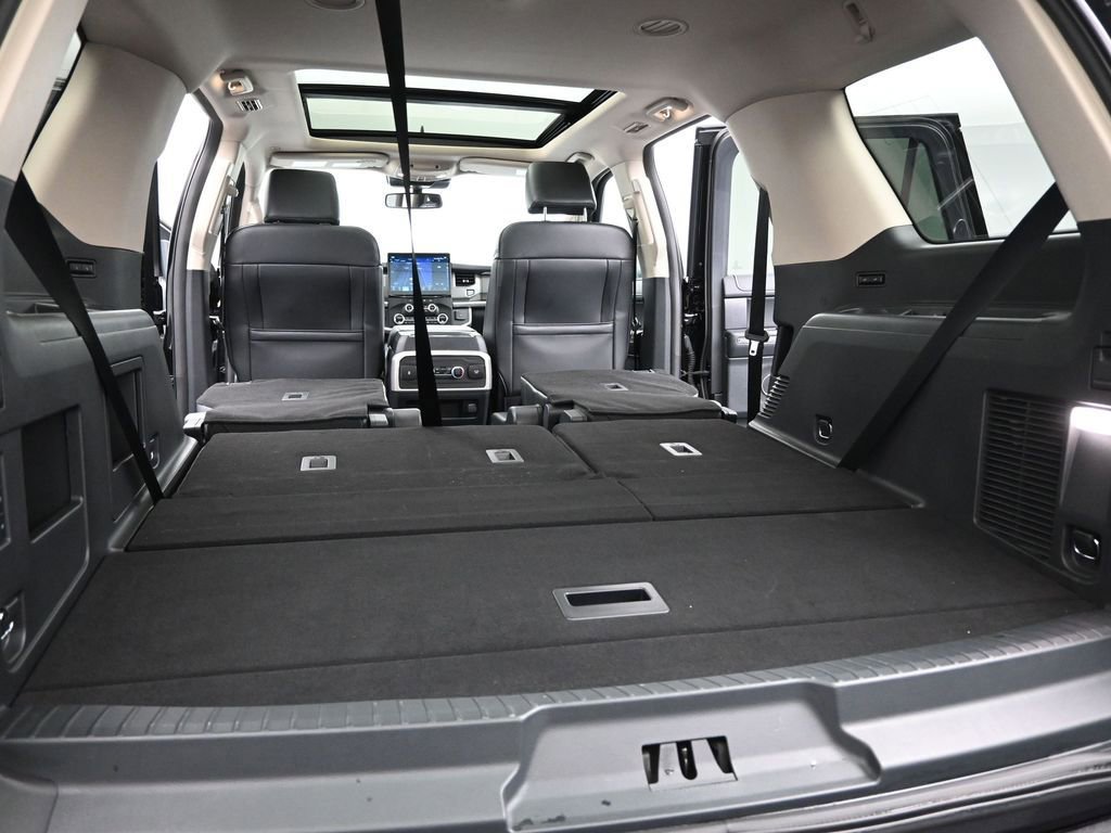 Used 2023 Ford Expedition XLT image 24