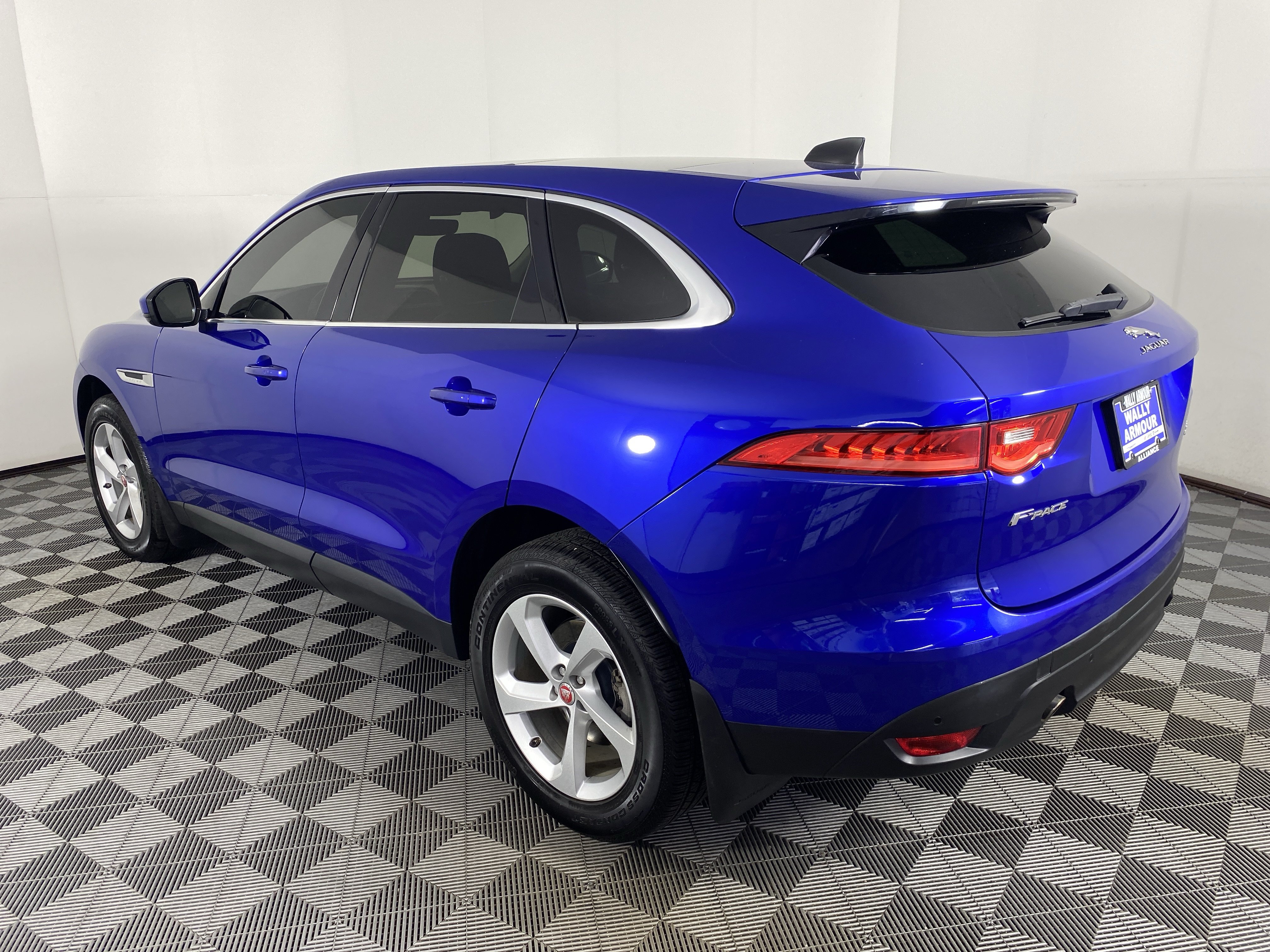 Used 2020 Jaguar F-PACE Premium AWD/4WD image 11