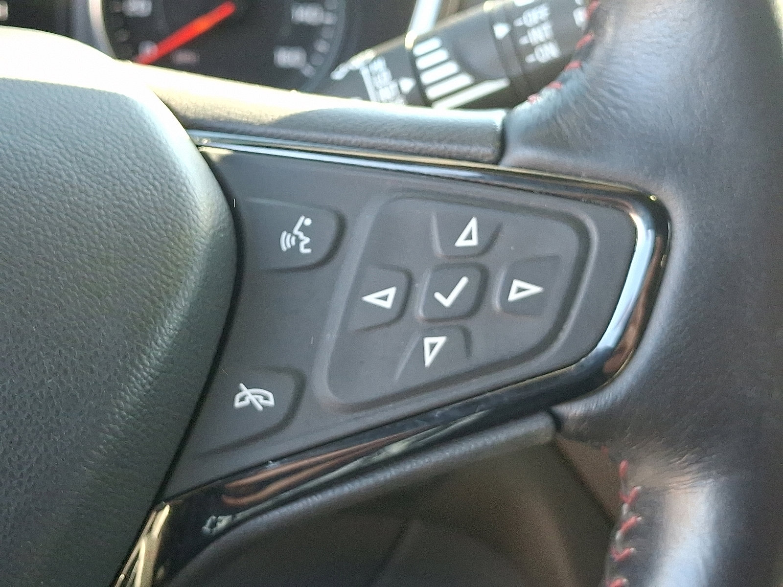 Certified 2022 Chevrolet Equinox RS w/ Infotainment Package image 21