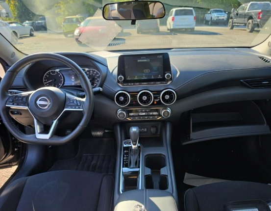 Used 2025 Nissan Sentra SV w/ All-Weather Package FWD image 9