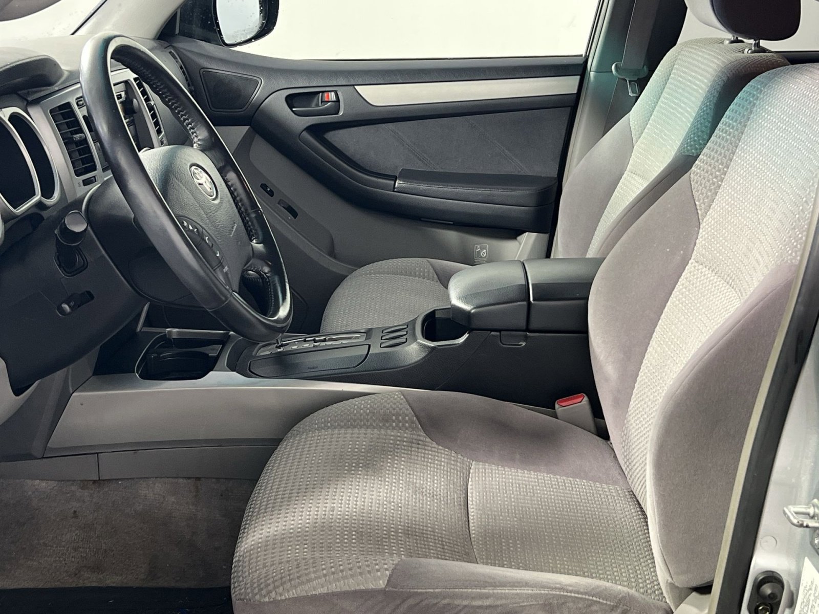 Used 2004 Toyota 4Runner SR5 image 12