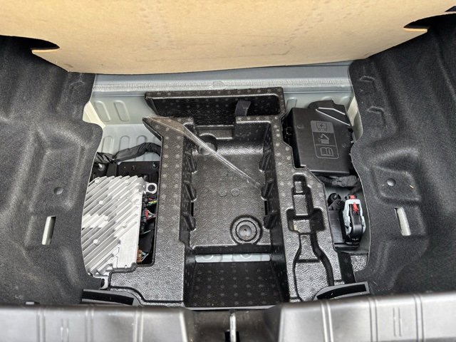 Used 2022 Chevrolet Camaro LT w/ RS Package image 18